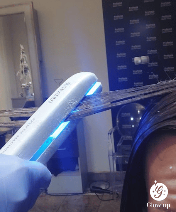 Zbliżenie na Frozen Machine! To urządzenie mrozi płytki do -18°C, zamykając składniki aktywne wewnątrz włosa. Brazylijska krioterapia włosów w akcji!